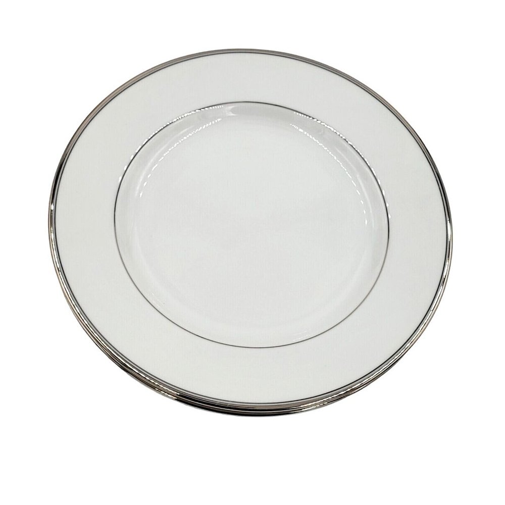 2 Mikasa Classic Platinum Lunch Plates White Platinum L3202 Excellent Condition